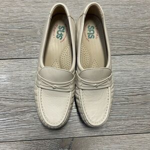 SAS Kid’s Beige Leather Loafers Size 4M MO194637